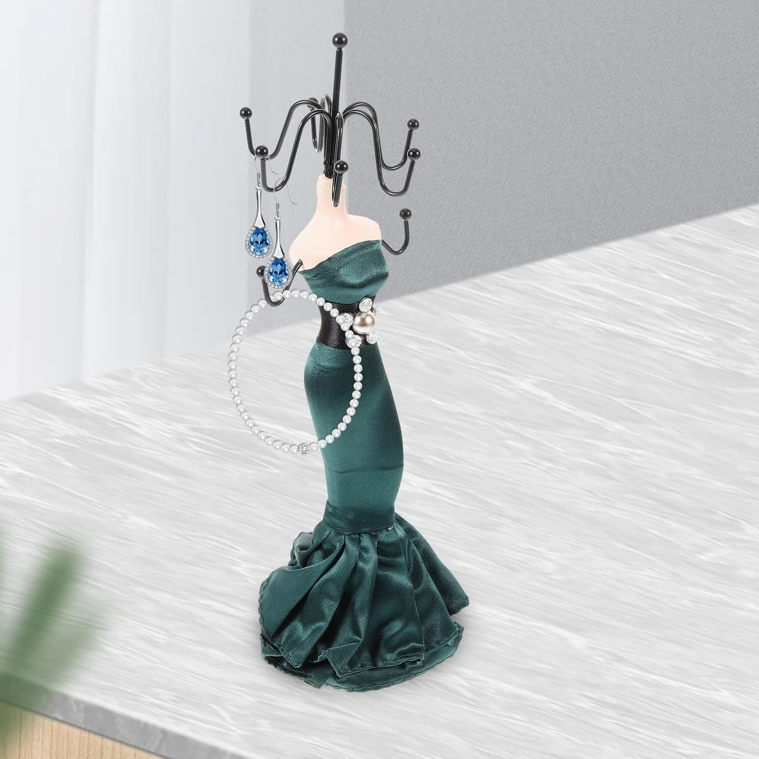 TEHAUX Expositor de Collares Colgante, 2 Piezas, Resina Hierro Franela | Navy, Figura de Vestido y Zapato de Tacón Alto, Visible y Accesible, Ahorra Espacio en Mostrador