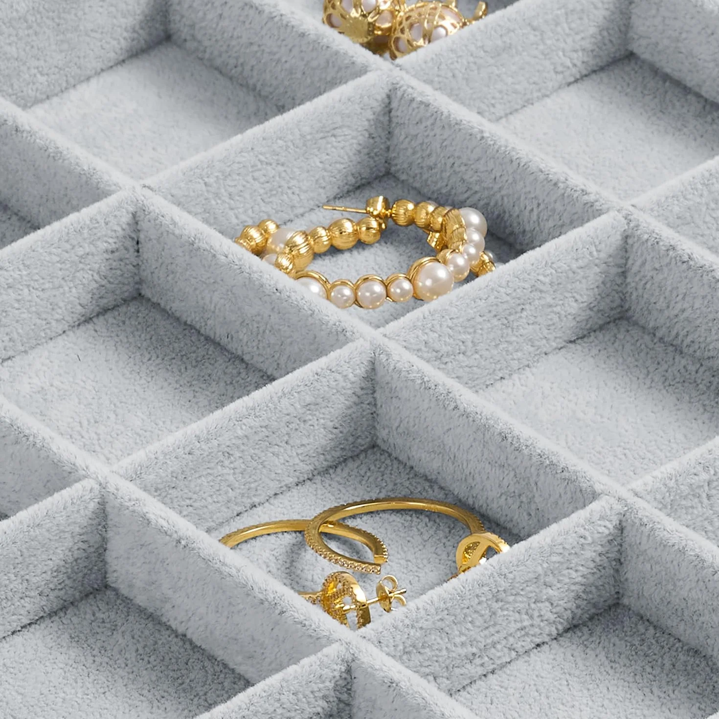 bandeja de terciopelo apilable para joyas, cajón para guardar joyas bandeja organizadora 24 compartimentos expositor de joyas para pendientes anillo (Gris)