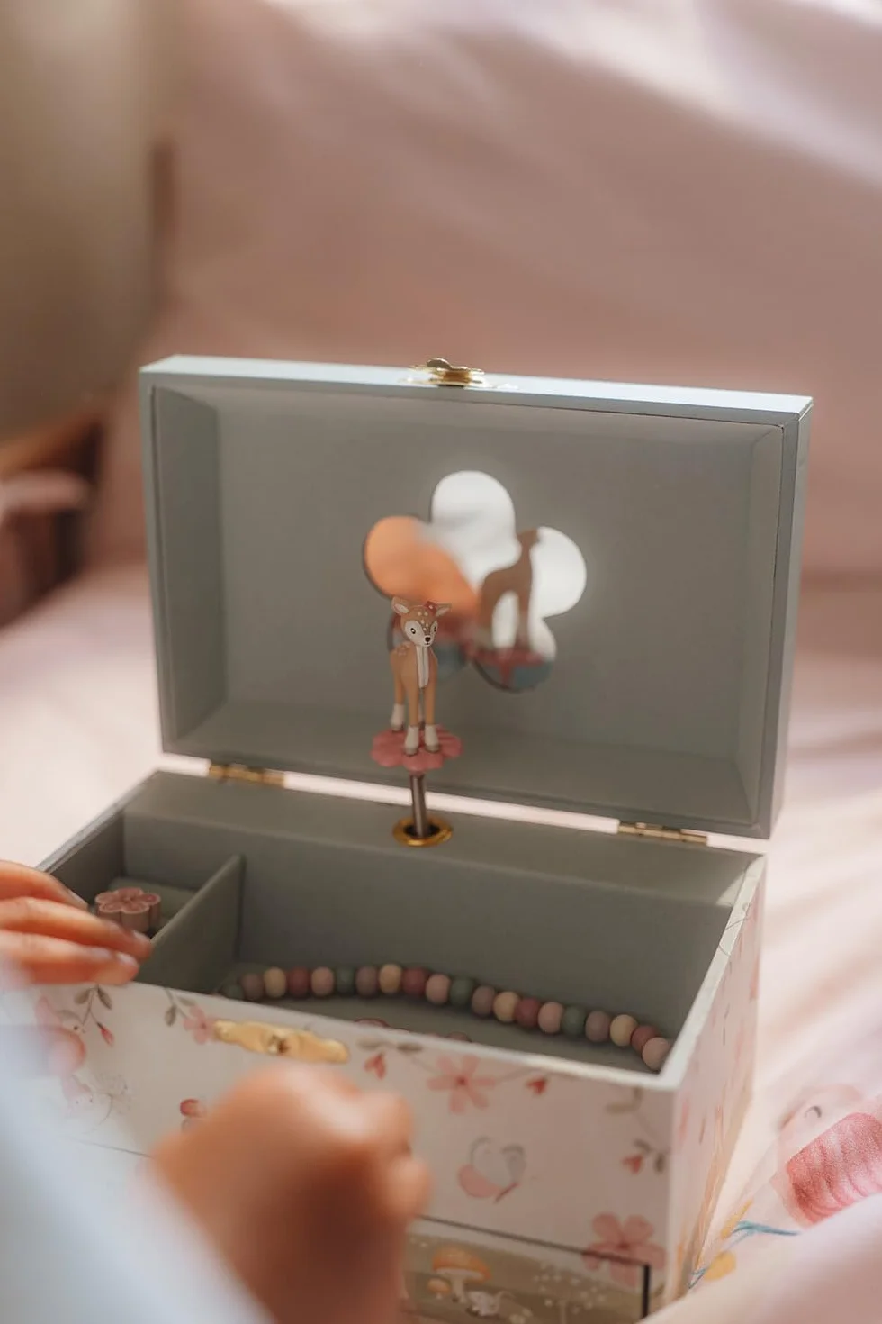 Little Dutch Fairy Garden Joyero con ciervo musical