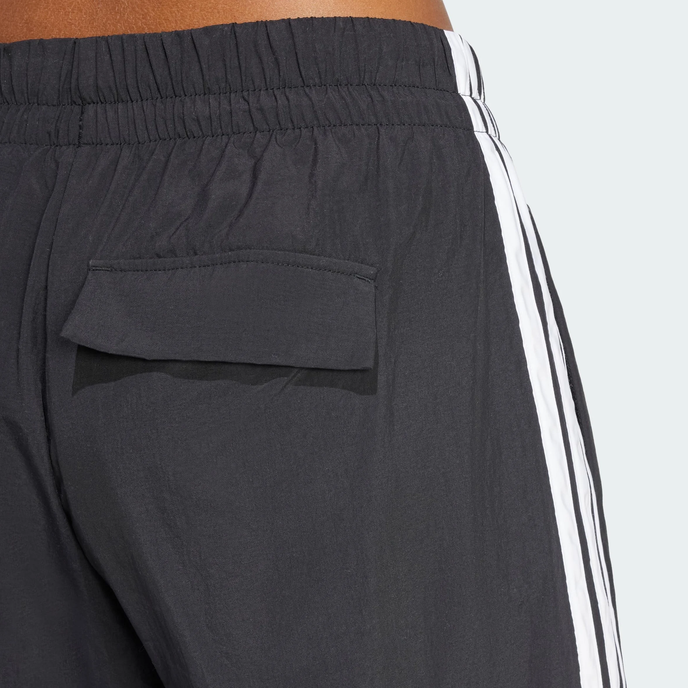 adidas Women's Pantalón Essentials Lifestyle Woven Parachute 3 Bandas
