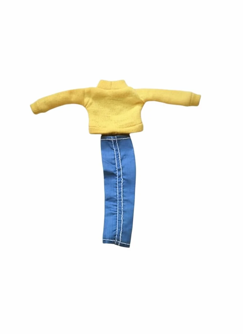 Uniforme de Aventurero con Jersey Amarillo