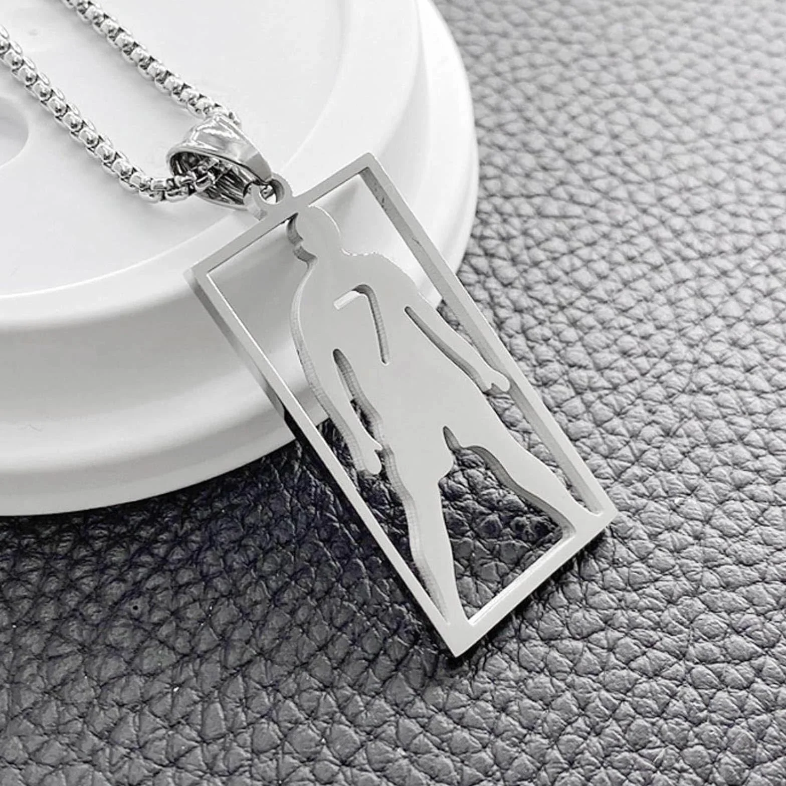 Juego de collar de fútbol de acero inoxidable ajustable y pulsera de silicona para hombres