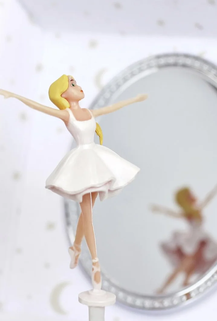 Trousselier pequeña caja de música Ballerina