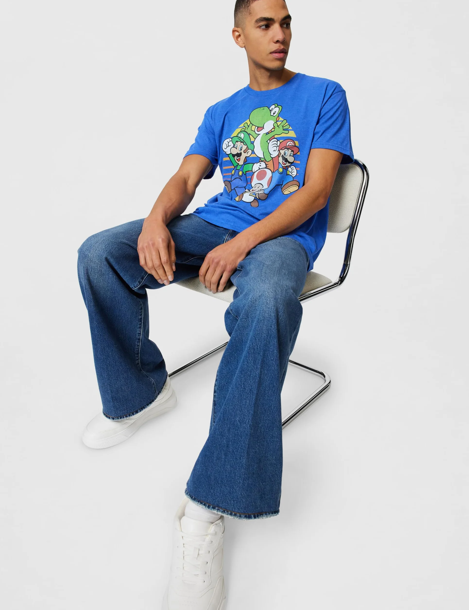 Nintendo Mario and Friends Circle Retro Camiseta Hombre