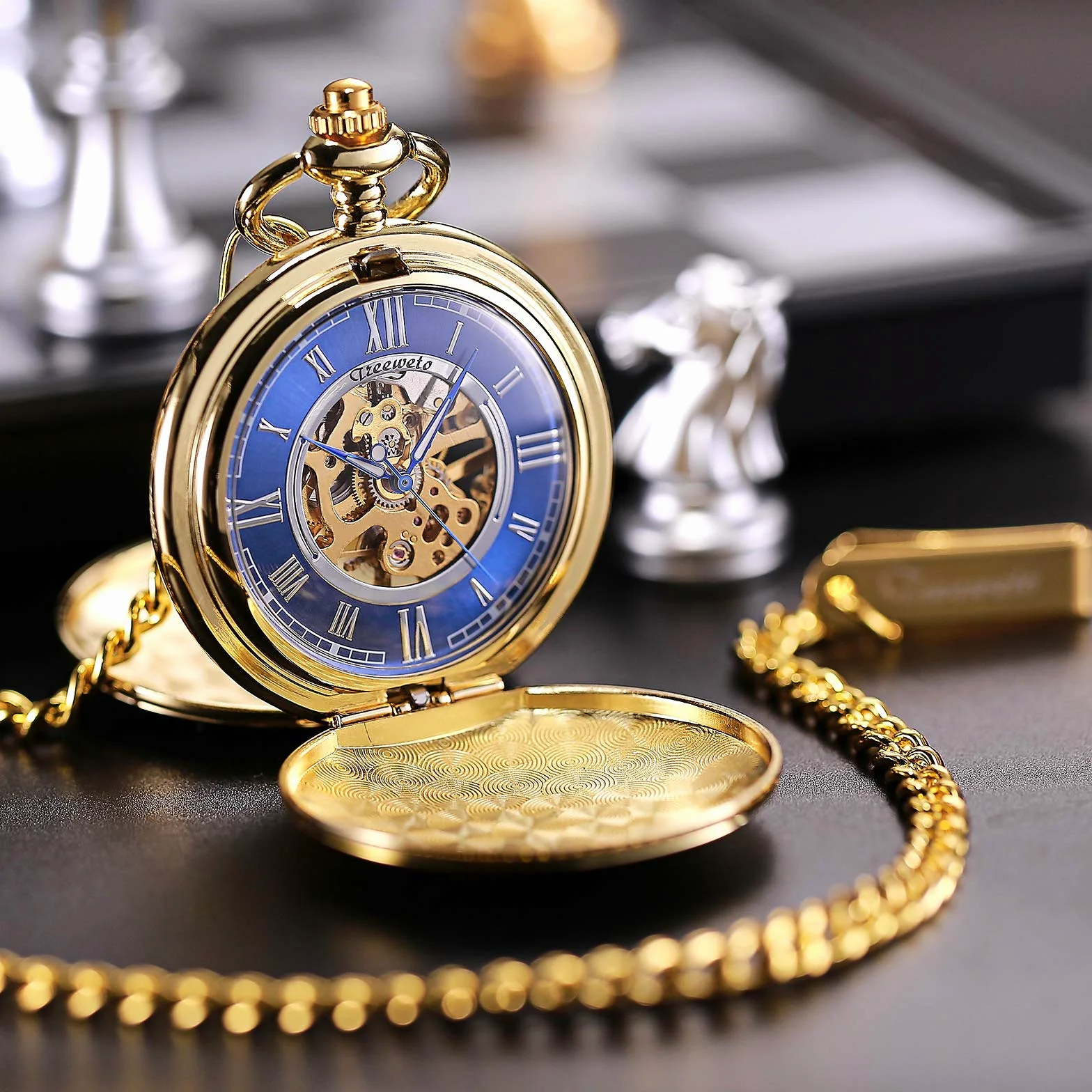 TREEWETO Reloj de bolsillo – Serie de doble caja suave esqueleto esfera azul movimiento mecánico con cadena, plata/dorado