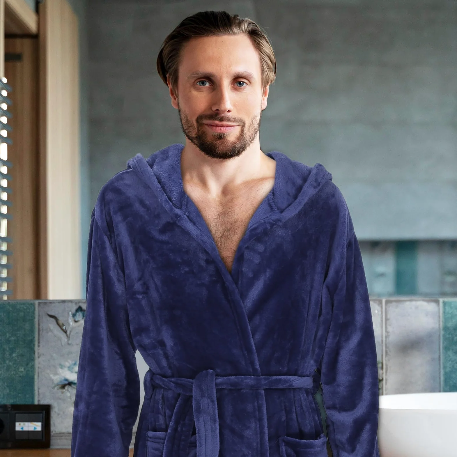 Bata de Baño con Capucha para Hombre Ligera y Cómoda Albornoz de Poliéster de Secado Rápido Bata Casa Versátil con Bolsillos para Ducha y Descanso