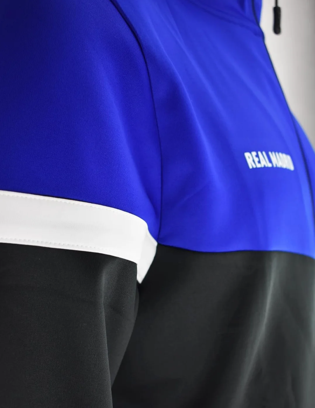 Real Madrid Chándal Azul Imperial Nº28 Unisex Niño - Producto con Licencia - 100% Poliéster - Talla 10 Años