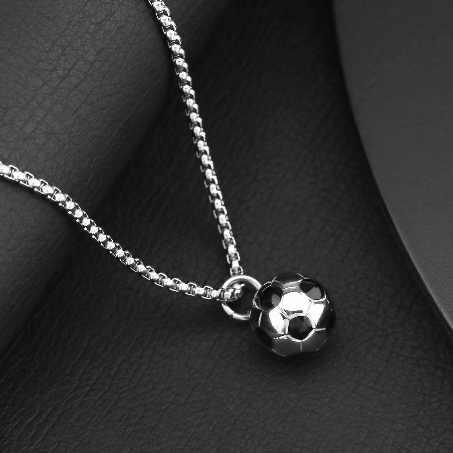Collar de encanto de fútbol de acero inoxidable para hombre mujer niño niña 60 cm