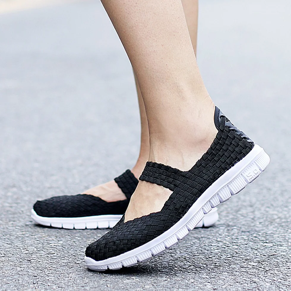 Zapatos para caminar hechos a mano elásticos tejidos sin cordones ligeros