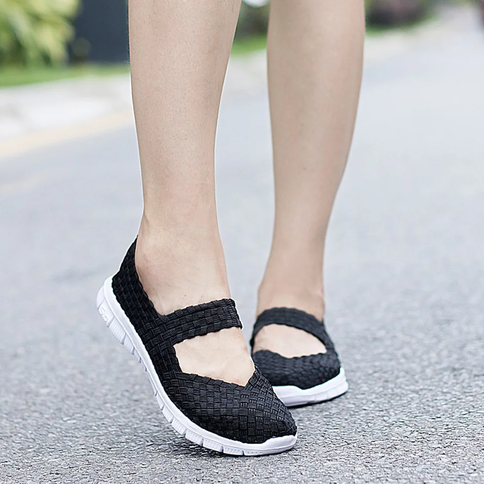 Zapatos para caminar hechos a mano elásticos tejidos sin cordones ligeros