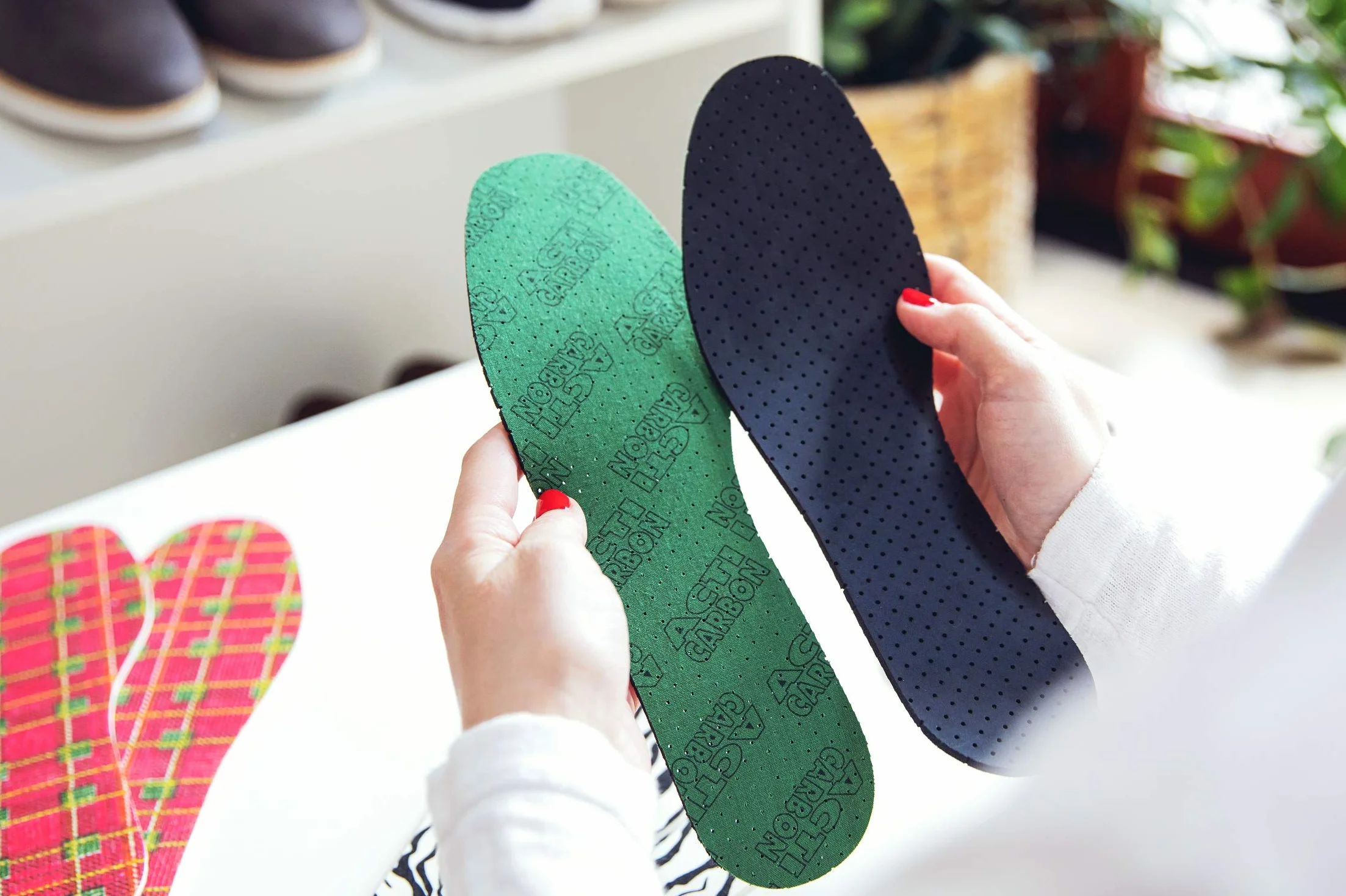 Plantillas Zapatos Carbón Activado, Paquete de 6 Pares Unisex, Absorción de Olores, Kaps 42 EUR Verde