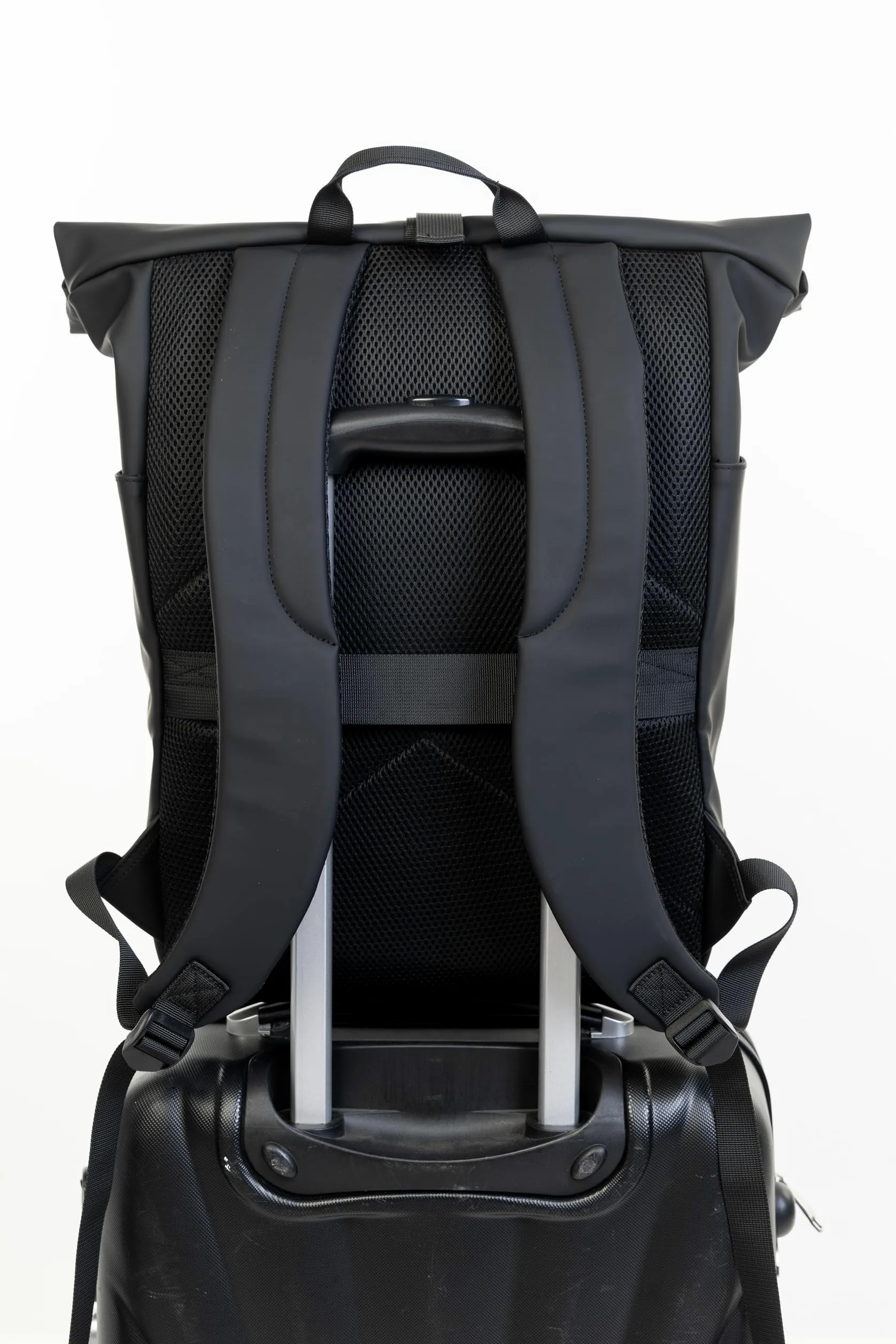 Carlett Mochila Urban, Mochila Urbana Unisex con Apertura Enrollable, Tejido Impermeable, Gran Capacidad Ajustable de 22L a 32 L y Múltiples Bolsillos, Color Negro