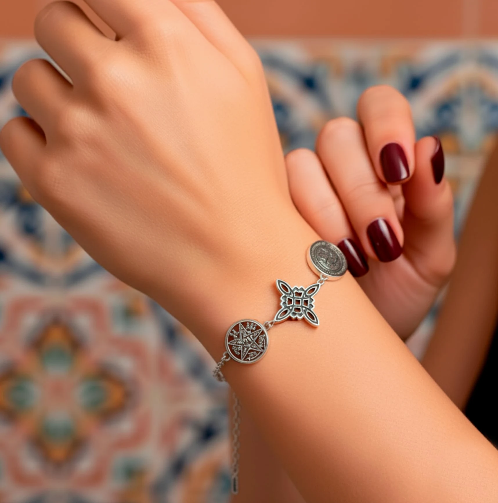 Pulsera Triple protección de Plata ley 925 Rodiada Medallla de San benito, Amuleto, 18 cm Ajustable