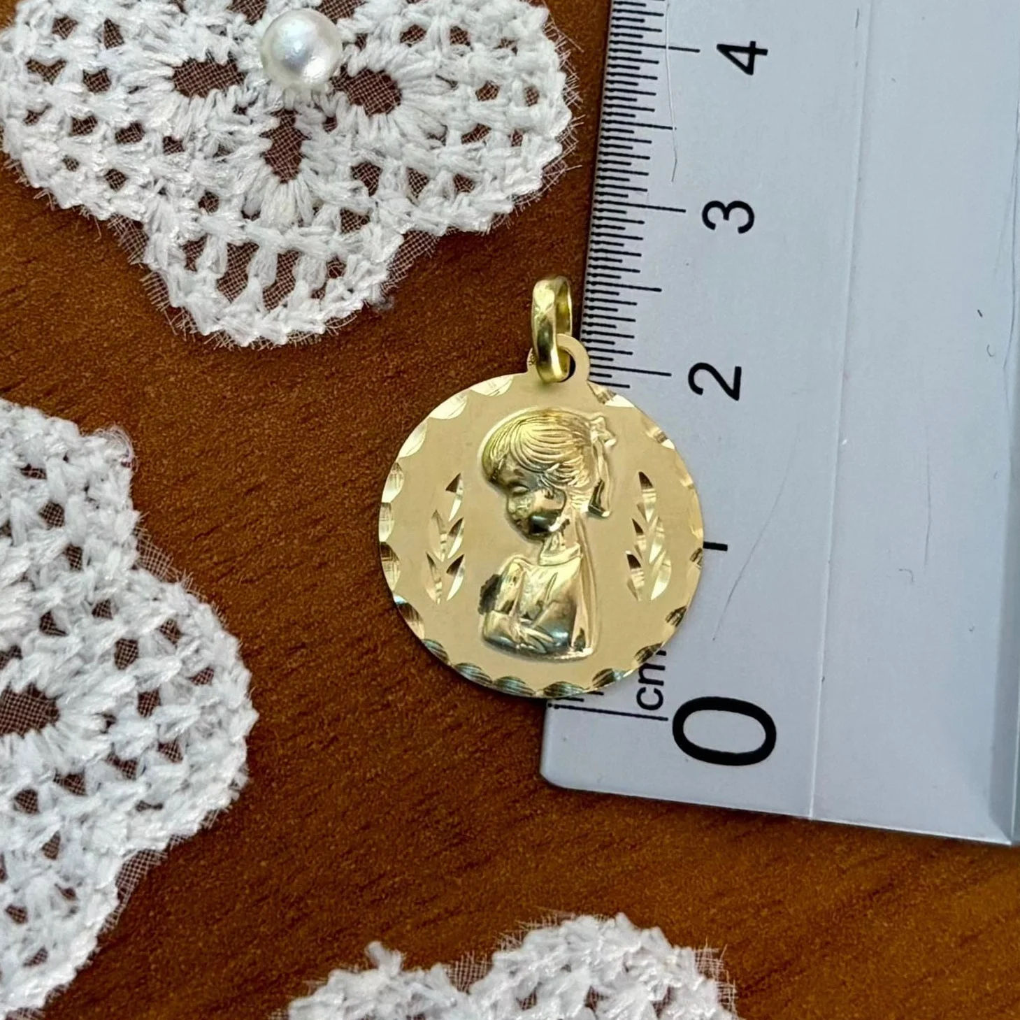 Medalla Virgen Niña Plata ley chapada oro matizada Primera Comunión