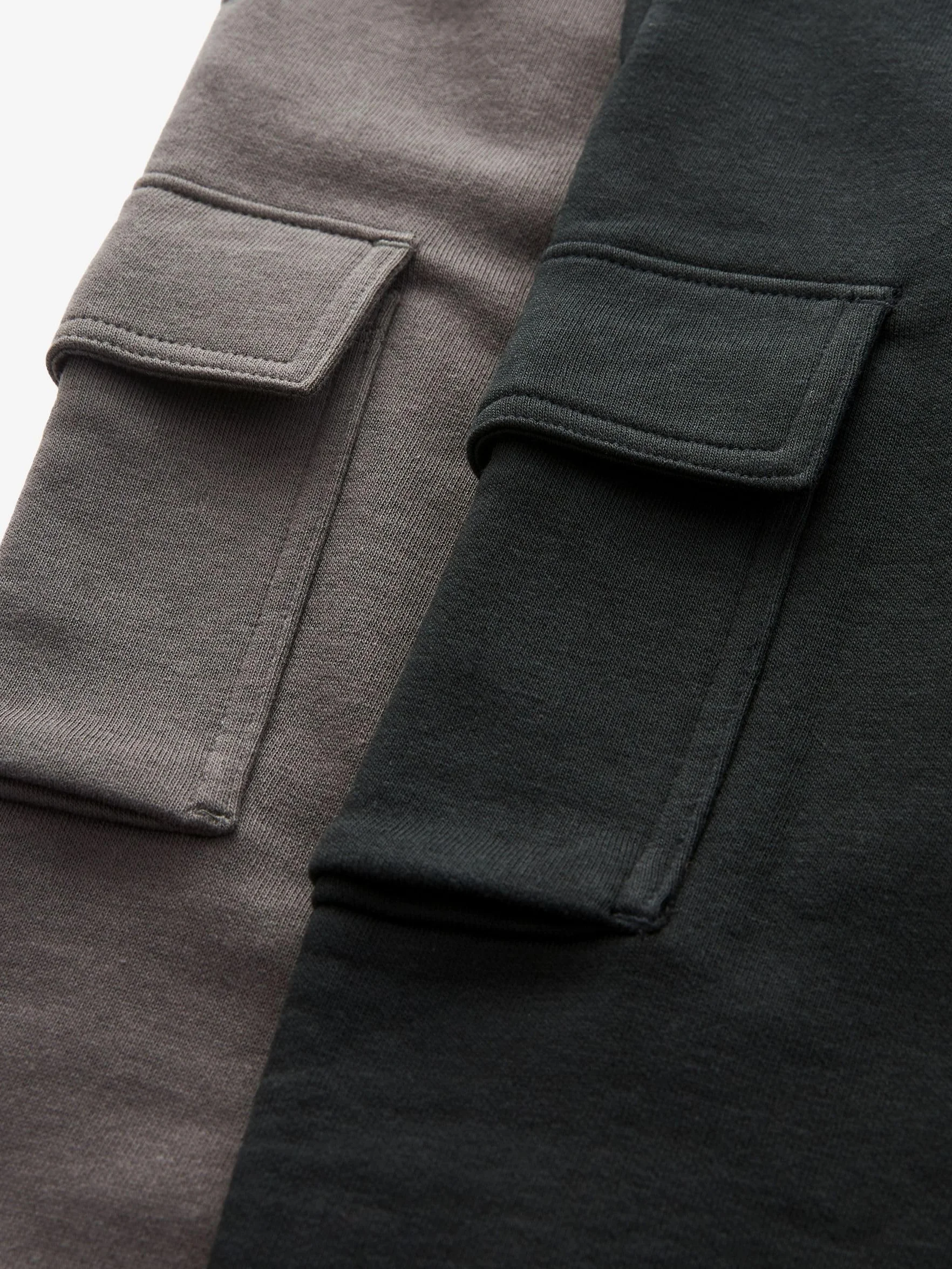 NEXT Niños Pack de 2 Pantalones de chándal Cargo Corte Slim