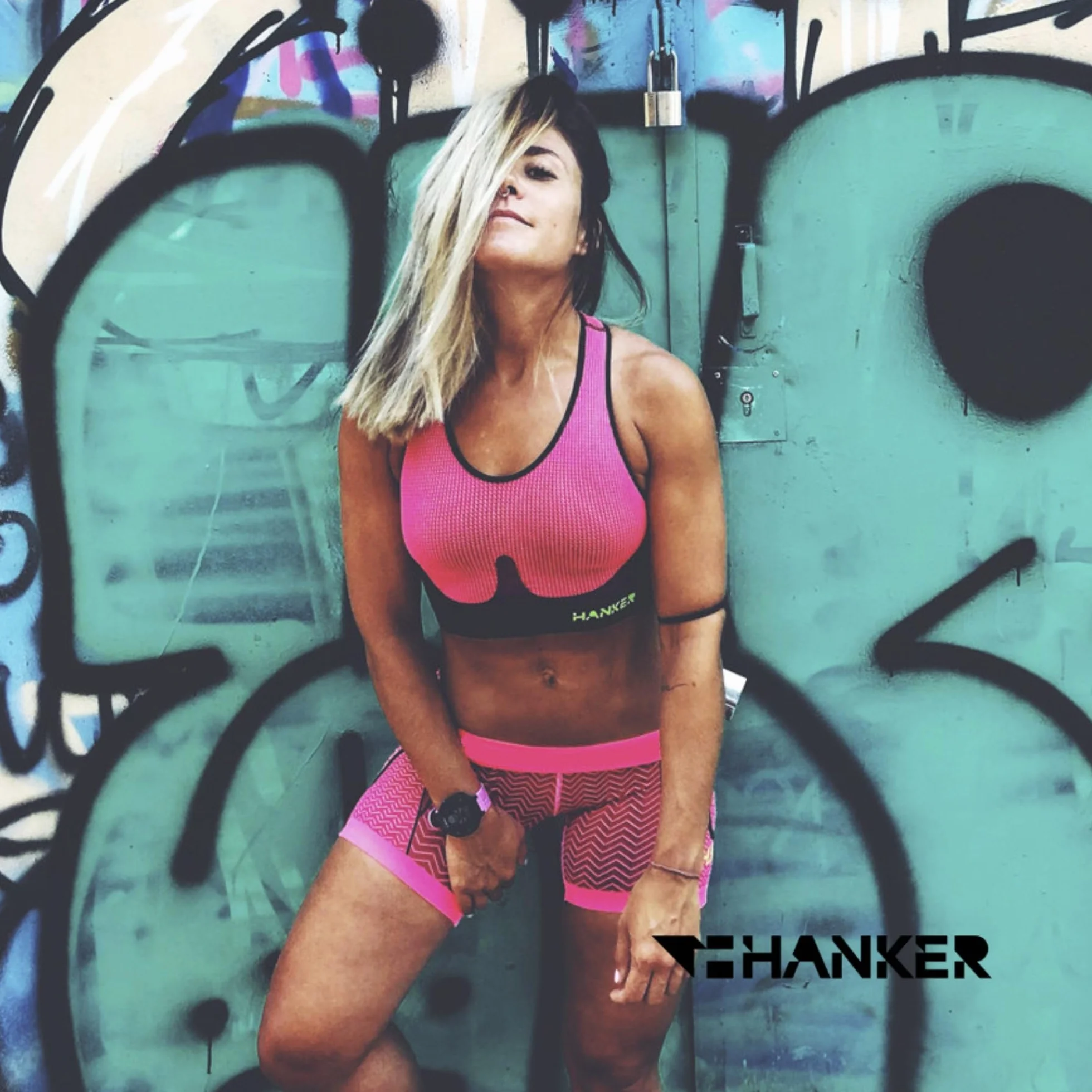 HANKER Mallas Deportivas Mujer Cortas Compresivas con Bolsillos Cintura Alta