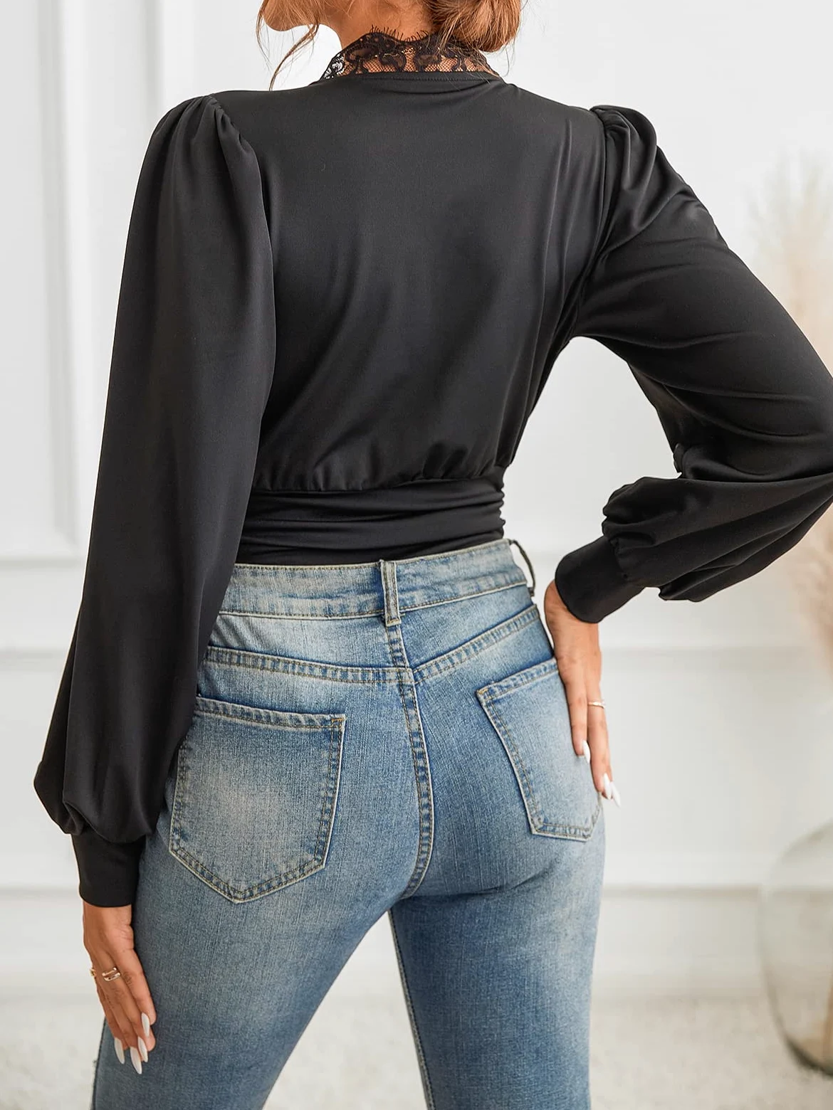 CUPSHE Body de encaje para mujer, cuello en V, manga larga, blusa fruncida para fiesta