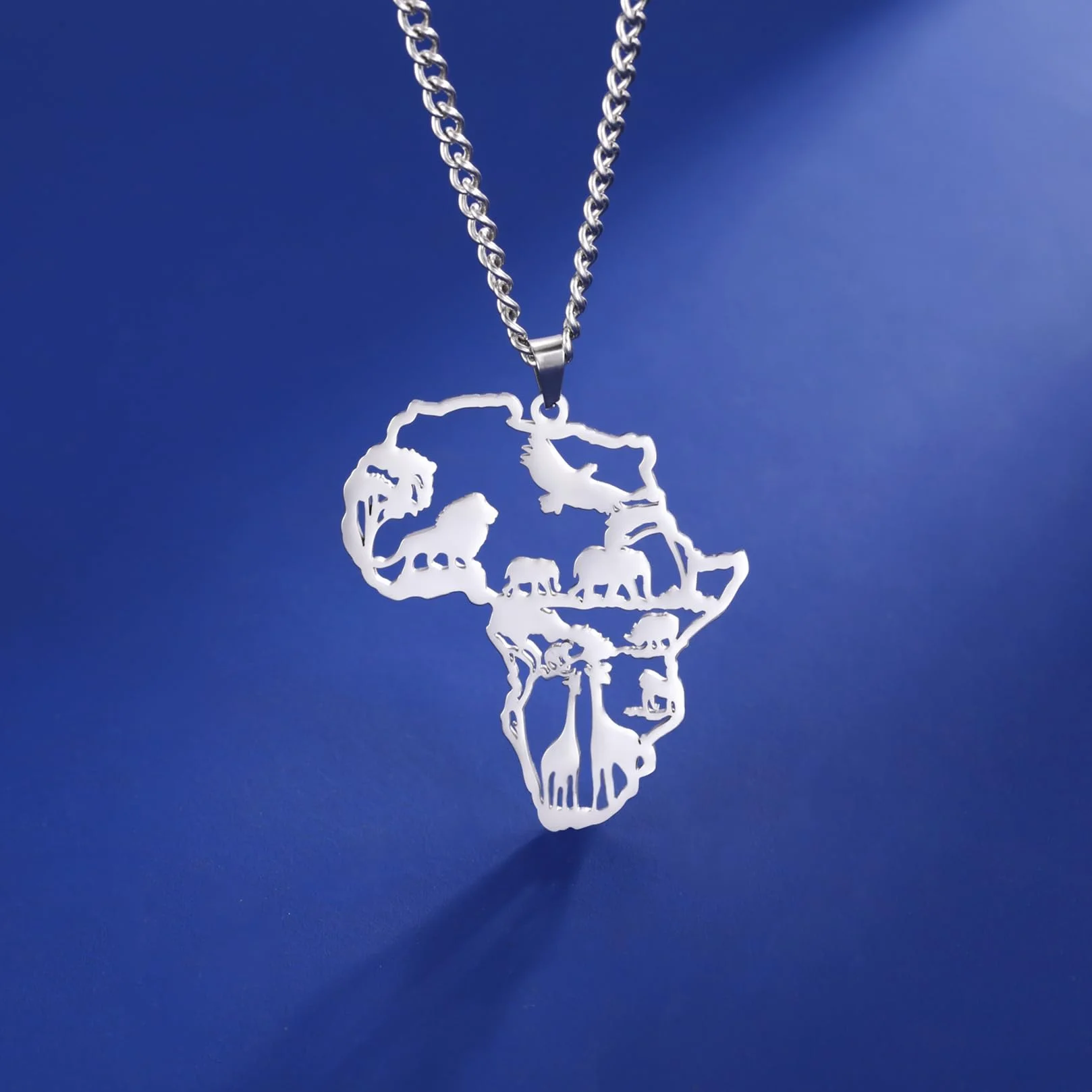 Collar mapa África hombre diseño animales africanos colgante tribal contorno continente joyería étnica