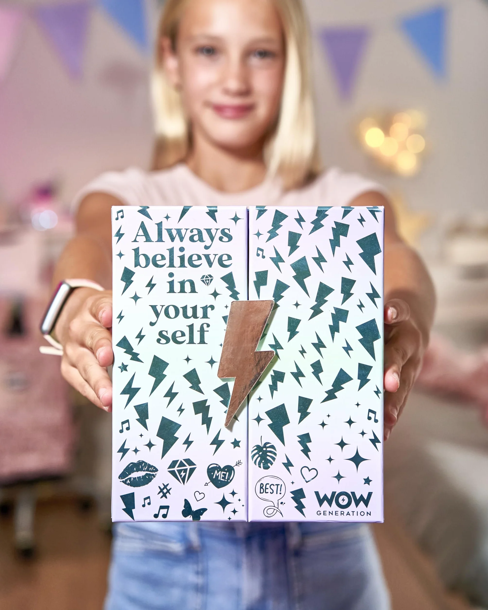 WOW GENERATION Joyero Infantil con Luces LED Organizador Bisutería Compartimentos Colgadores Base Felpa