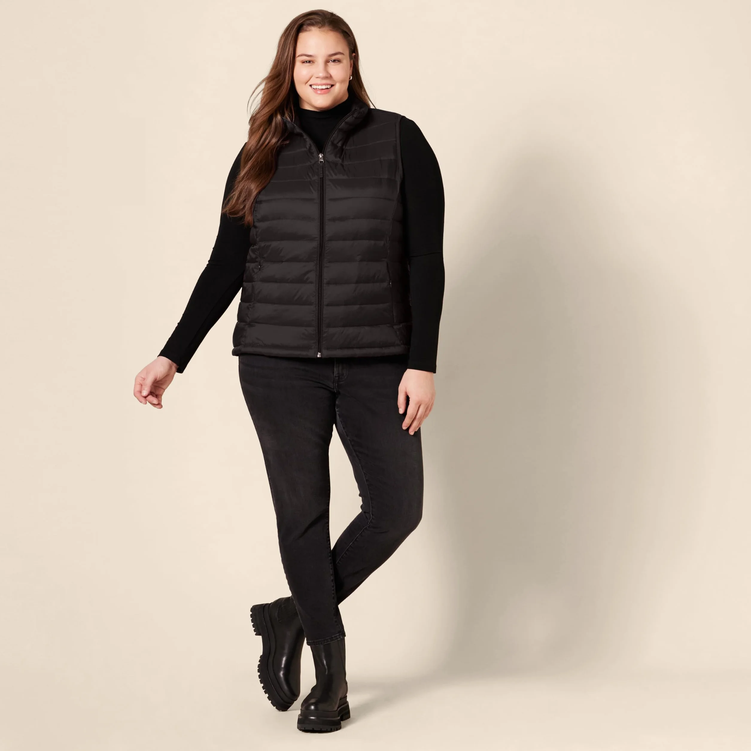 Amazon Essentials Chaleco Plumífero Plegable Resistente a la Lluvia Mujer