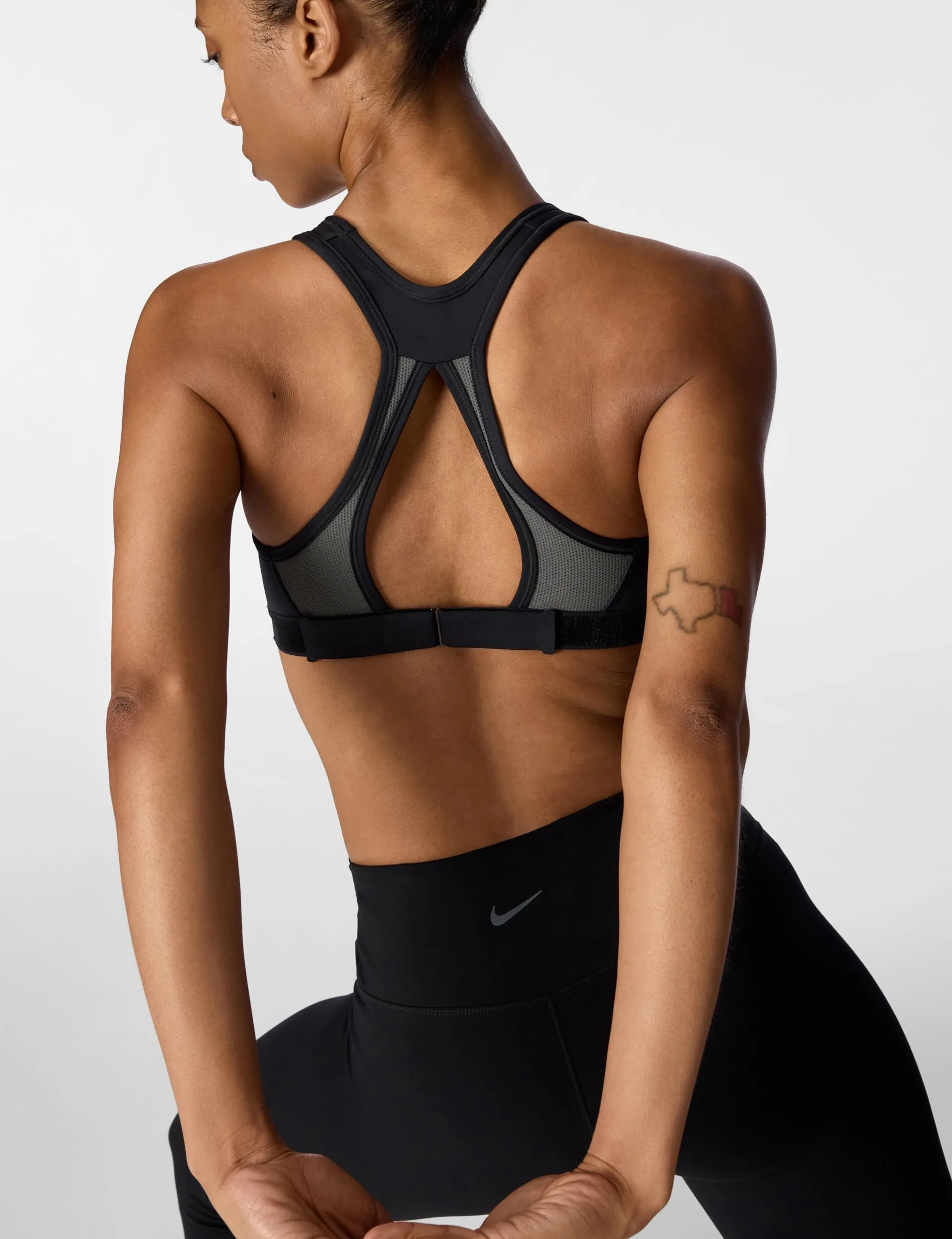 NIKE Women's W Nk DF Swsh HGH SPT Bra Sports Bra (Pack of 1)