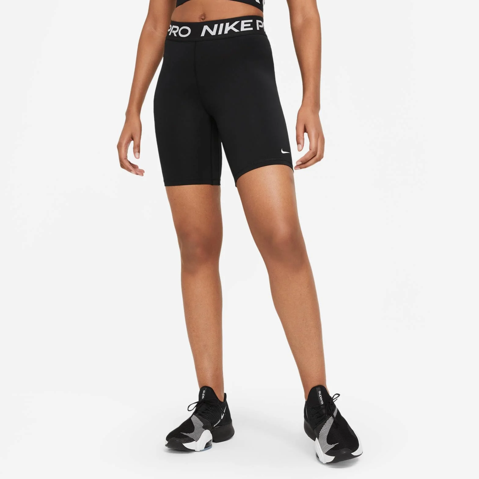 Nike 365 8in Shorts Mujer