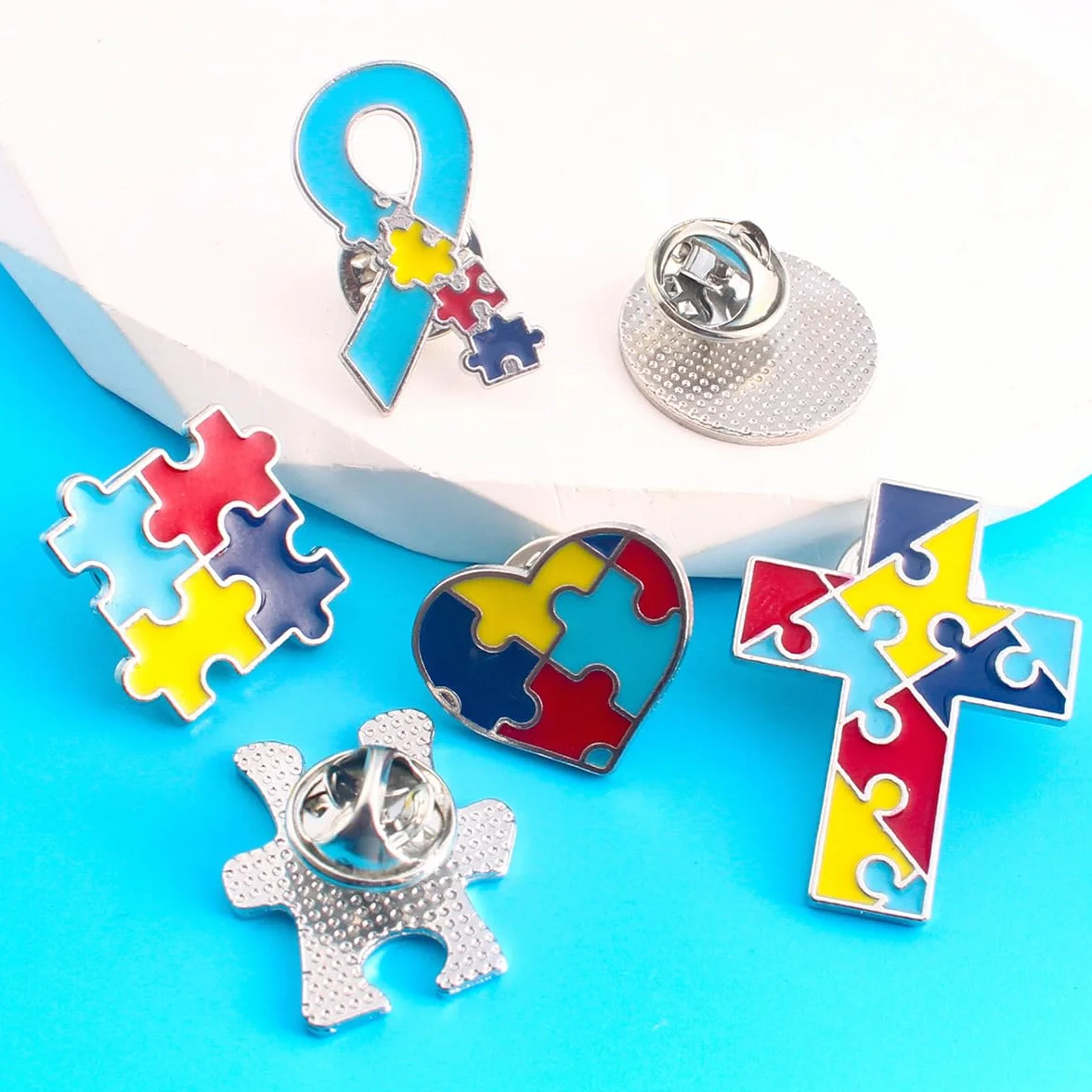 Pines de concienciación sobre el autismo, 5 piezas de rompecabezas, insignias de metal multicolores para ropa