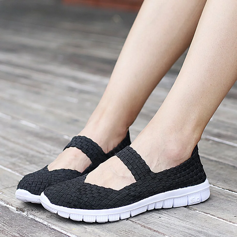 Zapatos para caminar hechos a mano elásticos tejidos sin cordones ligeros