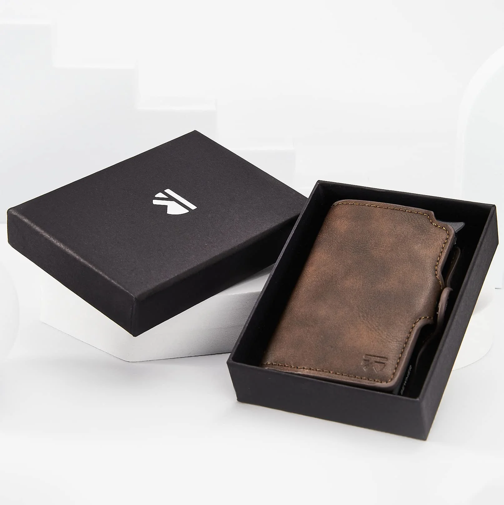 BEWMER Billetera Pequeña con Protección RFID y Clip de Fibra de Carbono