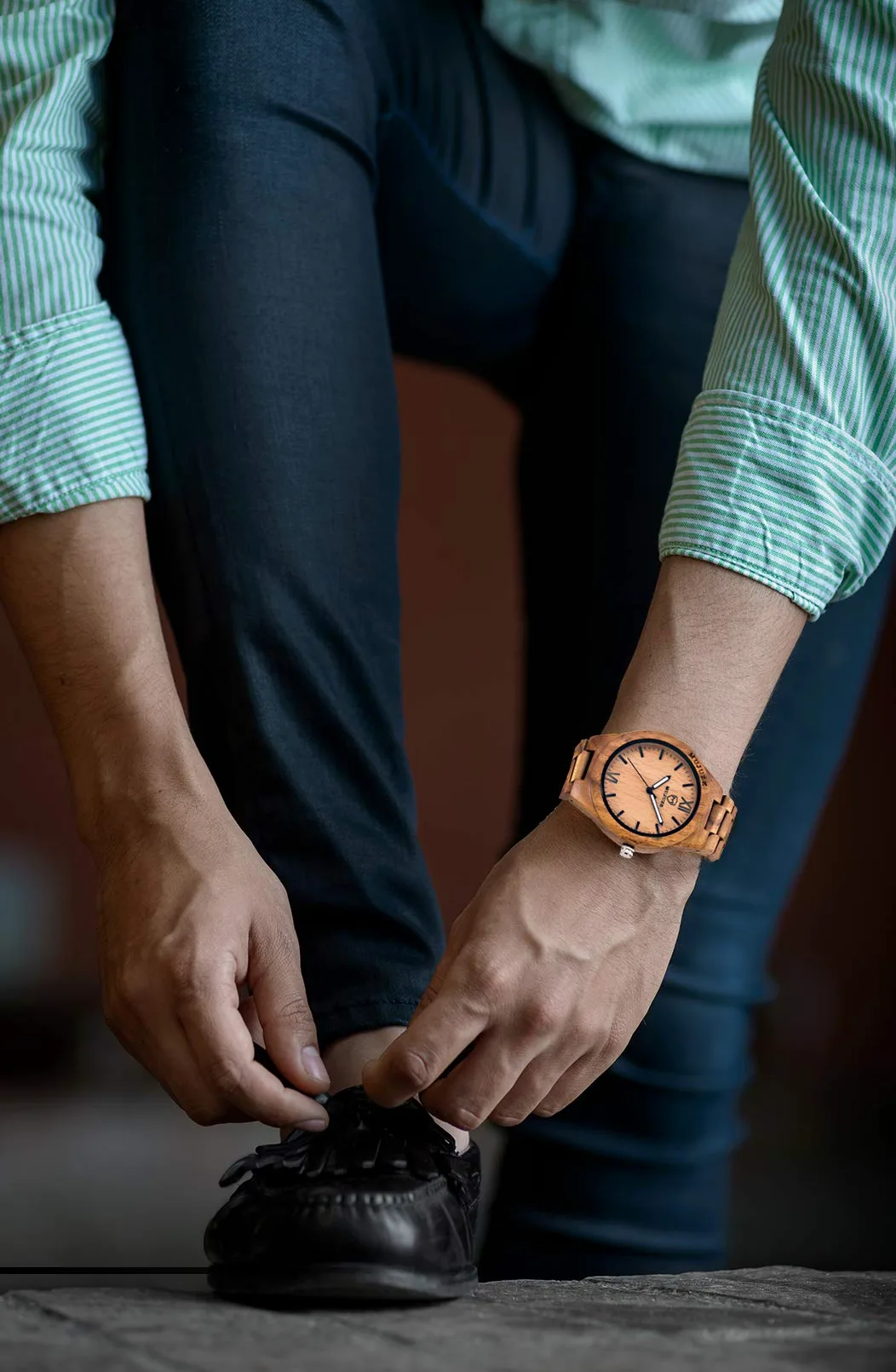 MUJUZE Reloj de Madera Relojes de Pulsera para Hombres y Mujeres Correa de sándalo y Manos Luminosas Reloj analógico de Madera de Cuarzo