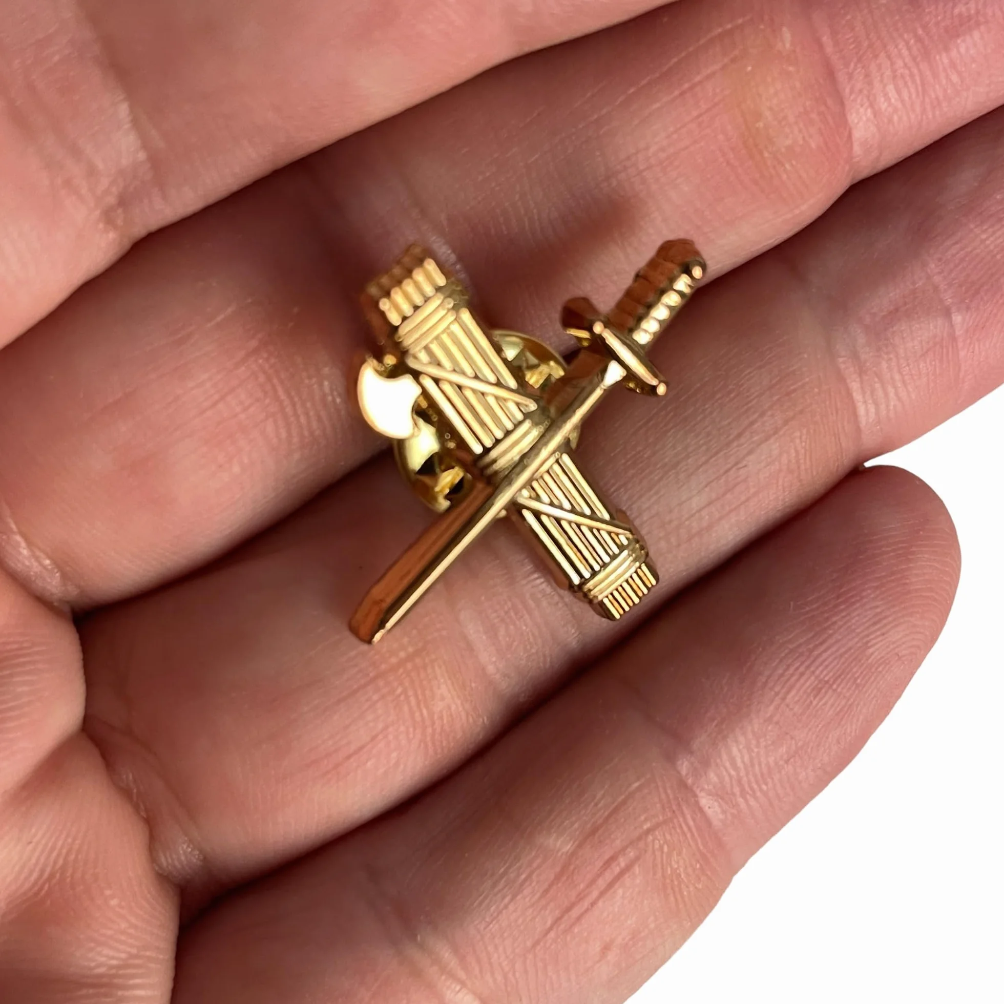 Pin emblema Guardia Civil España aleación zamak baño eléctrico dorado 1.9x1.7 cm colección