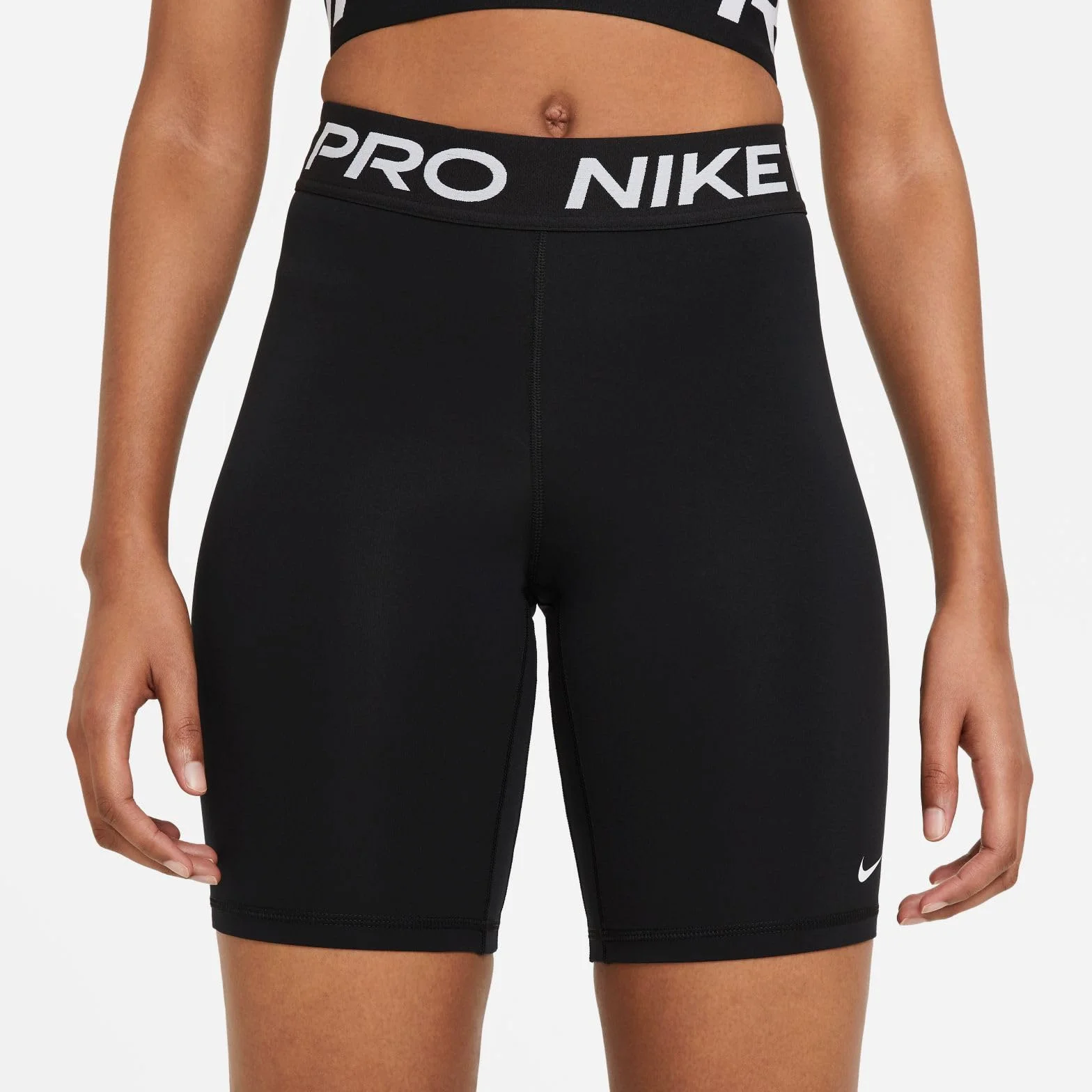 Nike 365 8in Shorts Mujer