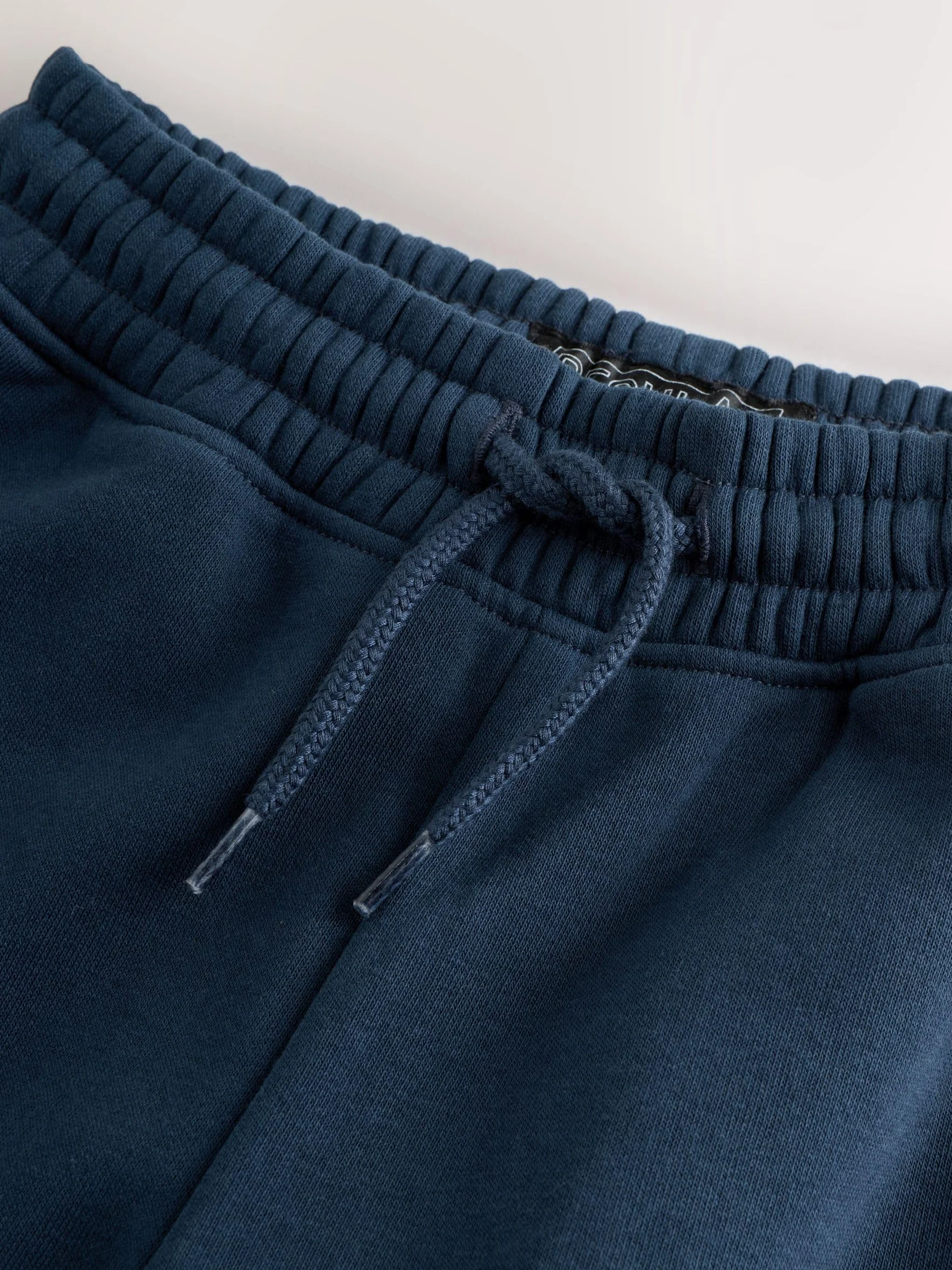 NEXT Niños Pack de 2 Pantalones de chándal Corte estándar