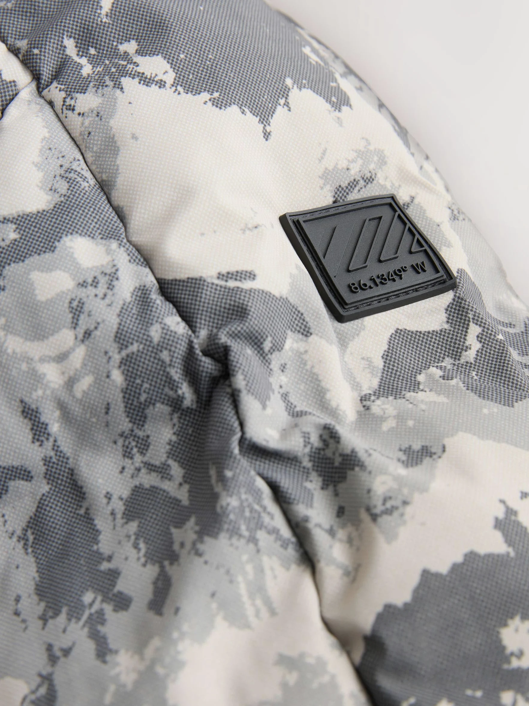 NEXT Niños Abrigo acolchado con forro de micropolar y diseño impermeable