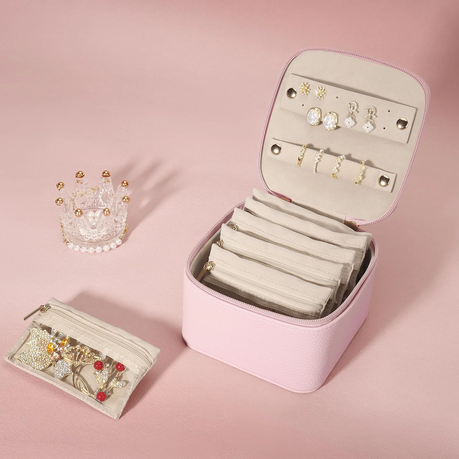 DesignSter Estuche Organizador de Viaje para Joyas, Joyero Pequeño de Poliuretano con 6 Bolsillos Transparentes, Almacenamiento para Aretes y Anillos