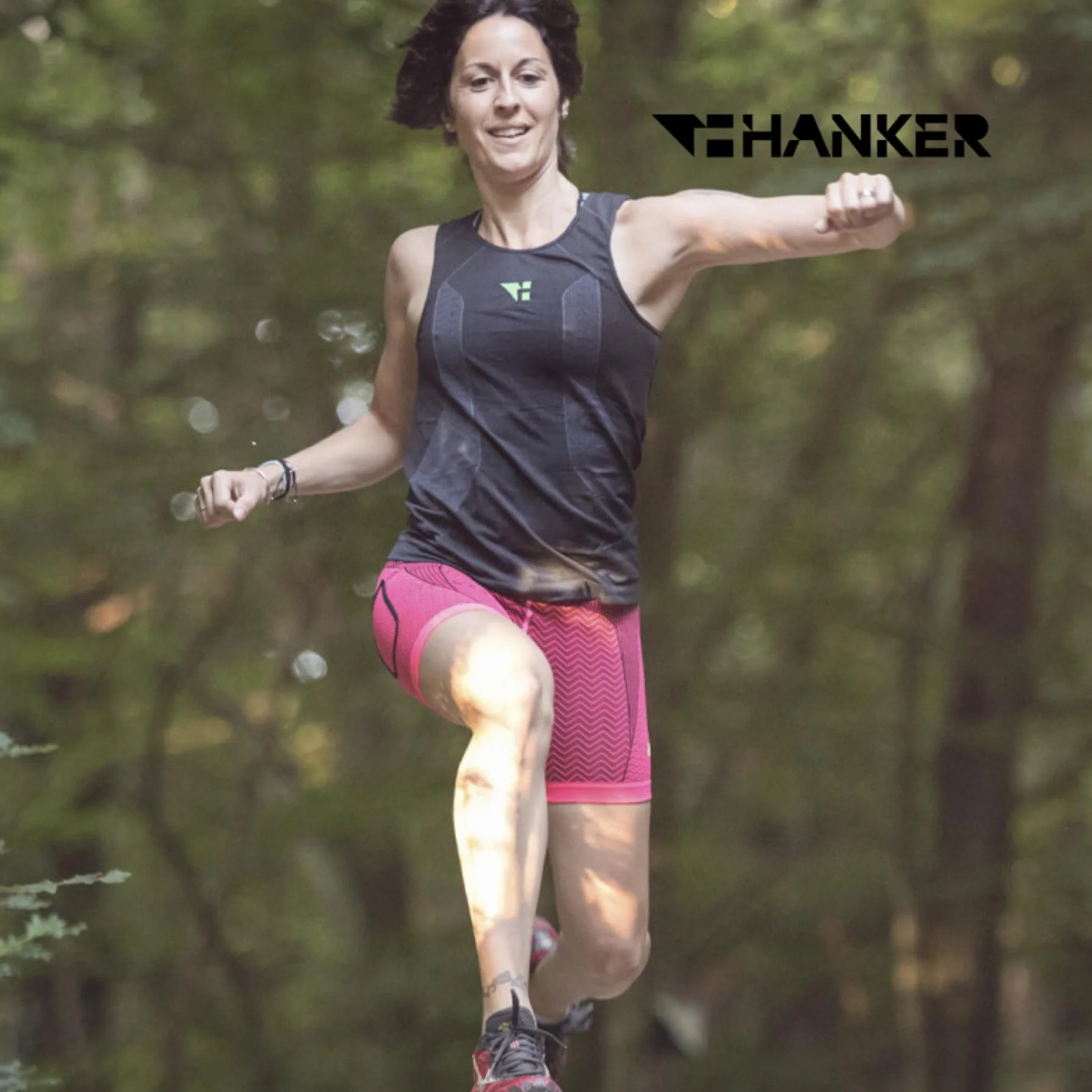 HANKER Mallas Deportivas Mujer Cortas Compresivas con Bolsillos Cintura Alta